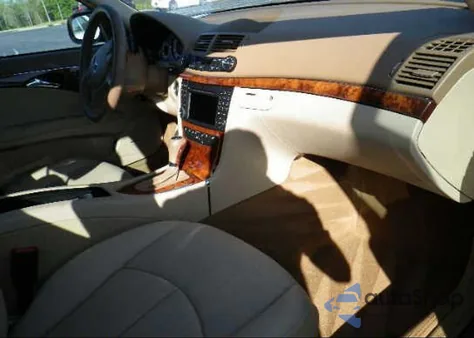 2009 Mercedes-Benz E350 4M Awd z USA, uszkodzony, nr VIN WDBUF87X89B382540